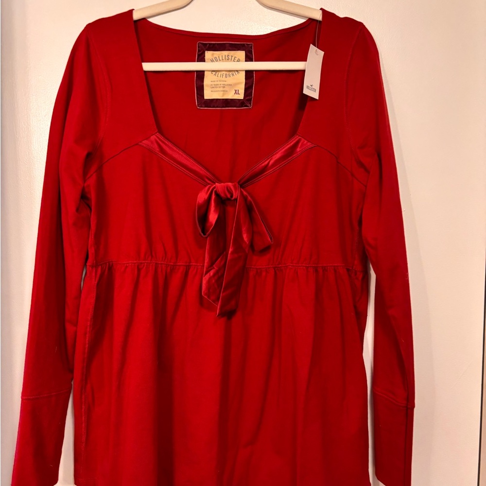Hollister Red Long Sleeve Tie-Front V-Neck Top